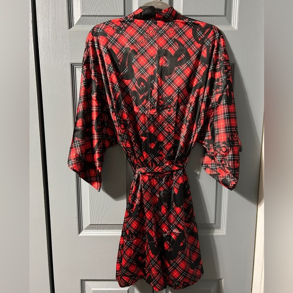 🖤❤️VS Plaid Kimono❤️🖤 - Picture 2 of 3